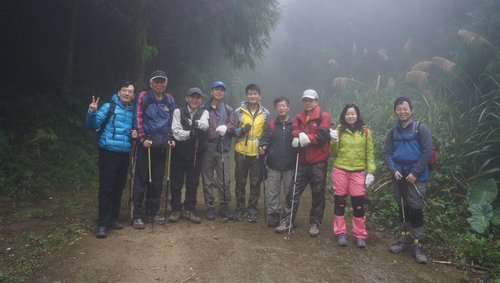 二度登鵝公髻山 (由二號登山口) (2013.01.17)